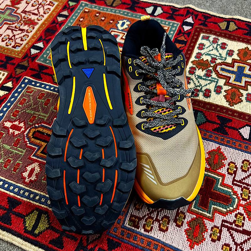 کفش کوهنوردی و رانینگ استوک اورجینال بروکس مدل Cascade 16